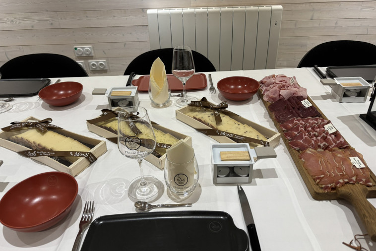 DÉJEUNER RACLETTE AU TUNNEL | Mons Fromager Affineur MOF