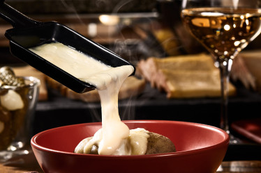 DÉJEUNER RACLETTE AU TUNNEL | Mons Fromager Affineur MOF