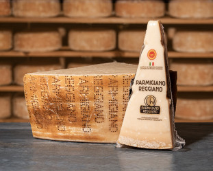 Parmigiano Reggiano DOP, affinage 24 mois | Maison Mons